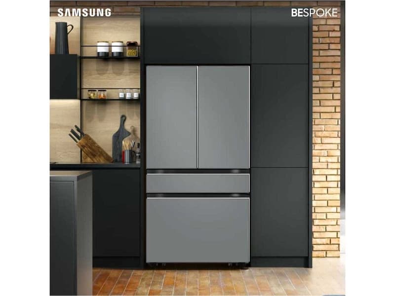 Bespoke 4-Door French Door Refrigerator (29 cu. ft.) with Customizable Door Panel Colors and Beverage Center™ in Matte Grey Glass