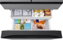 Bespoke 4-Door French Door Refrigerator (29 cu. ft.) with AutoFill Water Pitcher and Customizable Door Panel Colors view 9