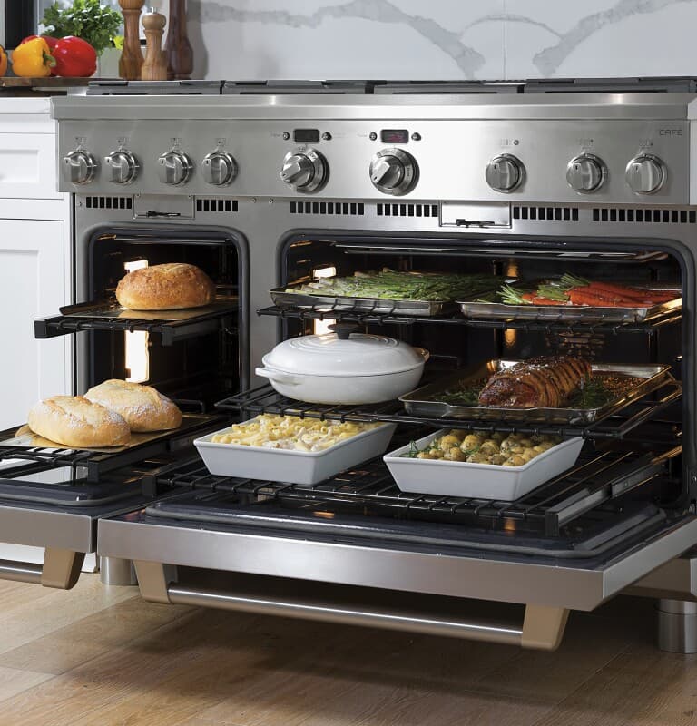 GE Series 48" Dual-Fuel Professional Range with 6 Burners and Griddle (Natural Gas)