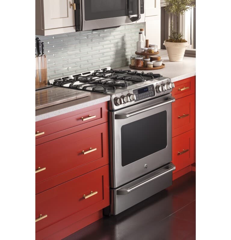 GE Series 30" Slide-In Front Control Range with Baking Drawer