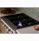 CAFÉ™ 36" Commercial-Style Gas Rangetop with 6 Burners (Natural Gas) view 9