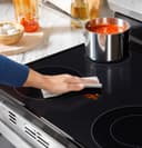 Ge® Energy Star® 30" Free-standing Electric Range view 14
