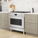 800 Series Dual Fuel Freestanding Range 36'' view 10