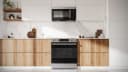 100 Series Electric Slide-in Range 30'' view 4