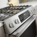800 Series Gas Slide-in Range 30'' view 10