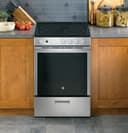 Ge® Energy Star® 24" Free-standing/slide-in Front Control Range With Steam Clean And Large Window view 3
