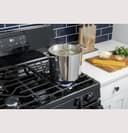 Ge® 30" Free-standing Gas Range view 10