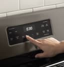 Ge® 30" Free-standing Gas Range view 4