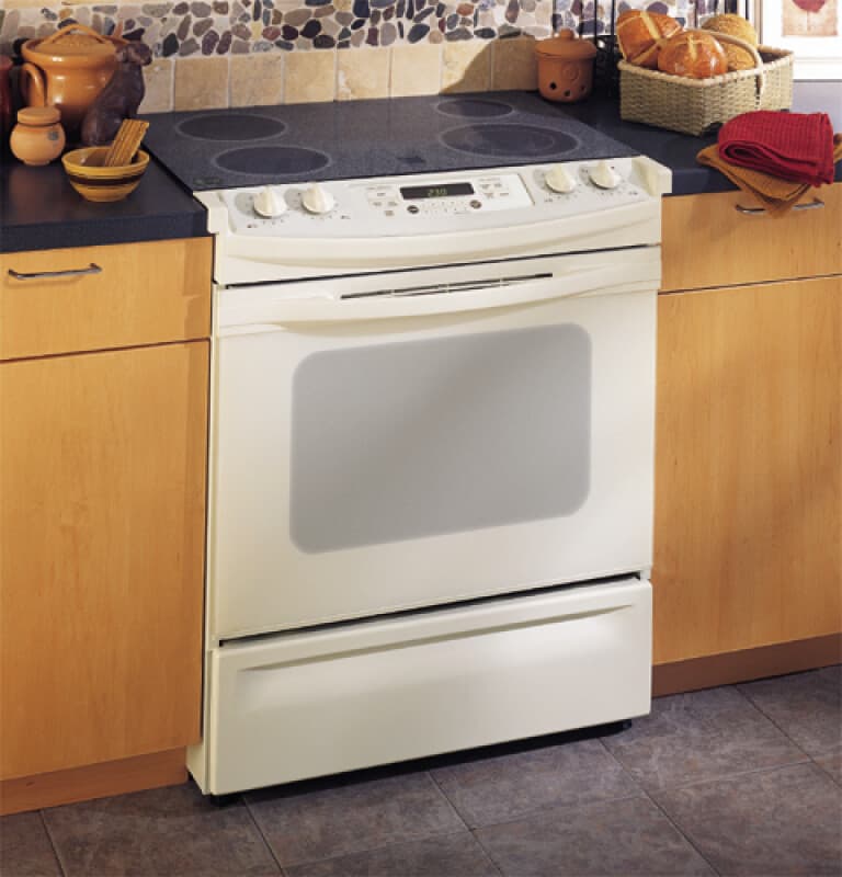 30" Slide-In CleanDesign Electric Range