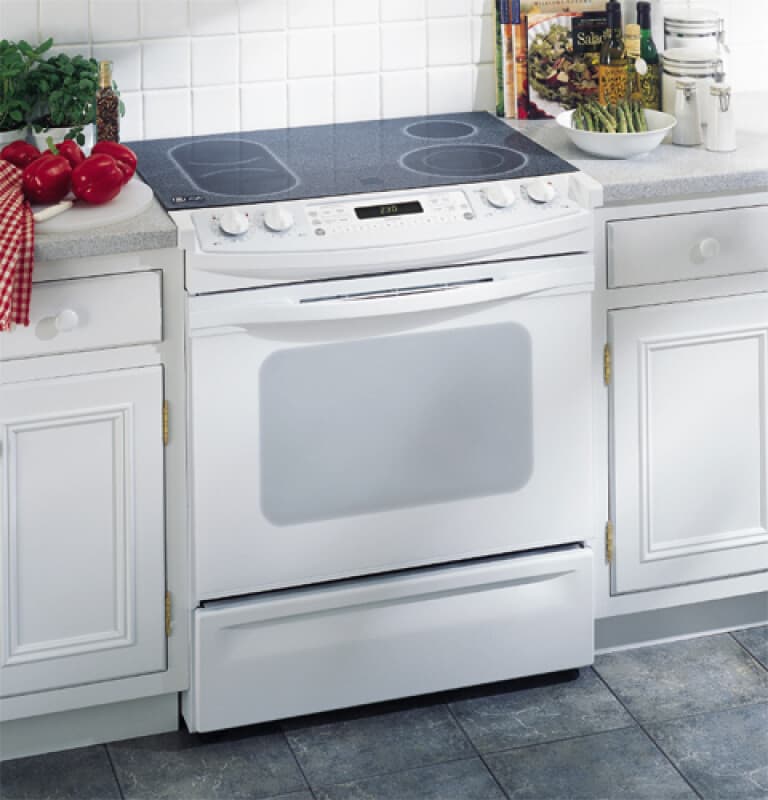 30" Slide-In CleanDesign Electric Range