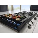 36" 5-burner Gas Cooktop With Griddle view 4