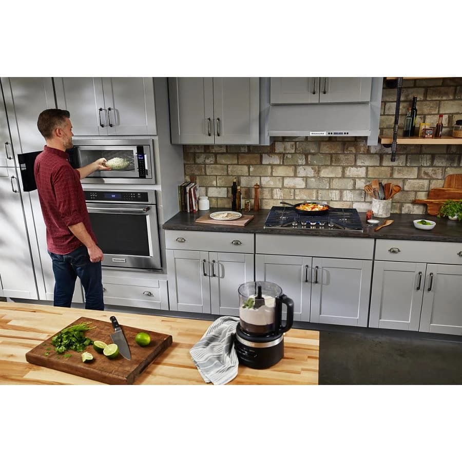 1000 Watt Built-in Low Profile Microwave With Slim Trim Kit