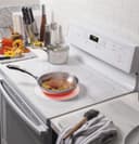 Series 30" Free-Standing Electric Convection Range view 9
