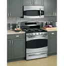 30" Free-Standing Gas Range with Baking Drawer view 3
