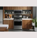Smart 30" Free-Standing Self Clean Gas Fingerprint Resistant Range with No Preheat Air Fry view 9
