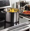 30" Smart Free-Standing Convection Range with Induction view 11