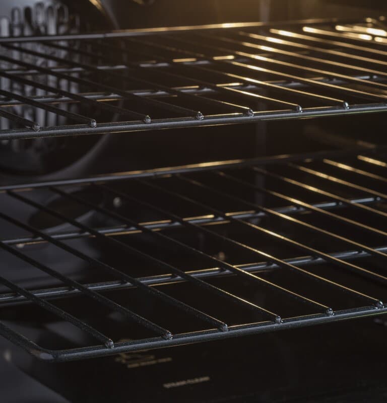 30" Smart Free-Standing Convection Range with Induction