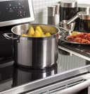 30" Smart Free-Standing Convection Range with Induction view 9