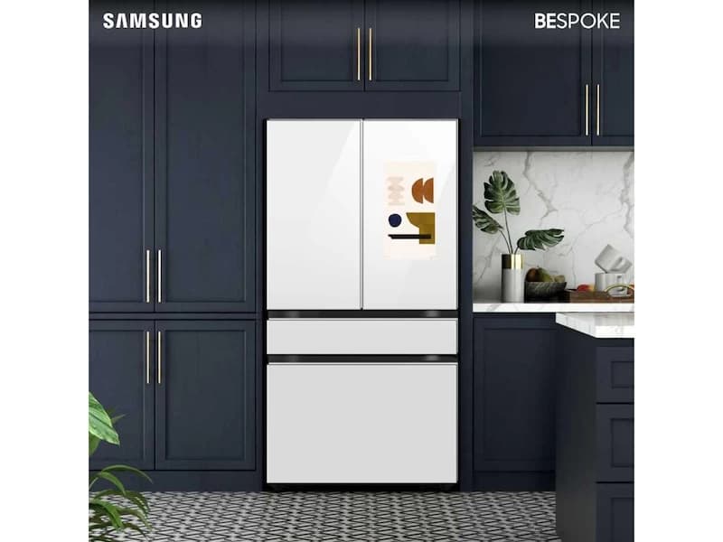 Bespoke 4-Door French Door Refrigerator (23 cu. ft.) – with Top Left and Family Hub Panel