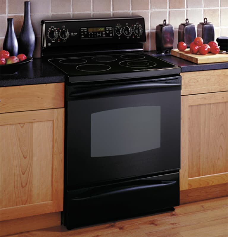 30" Free-Standing CleanDesign Electric Range