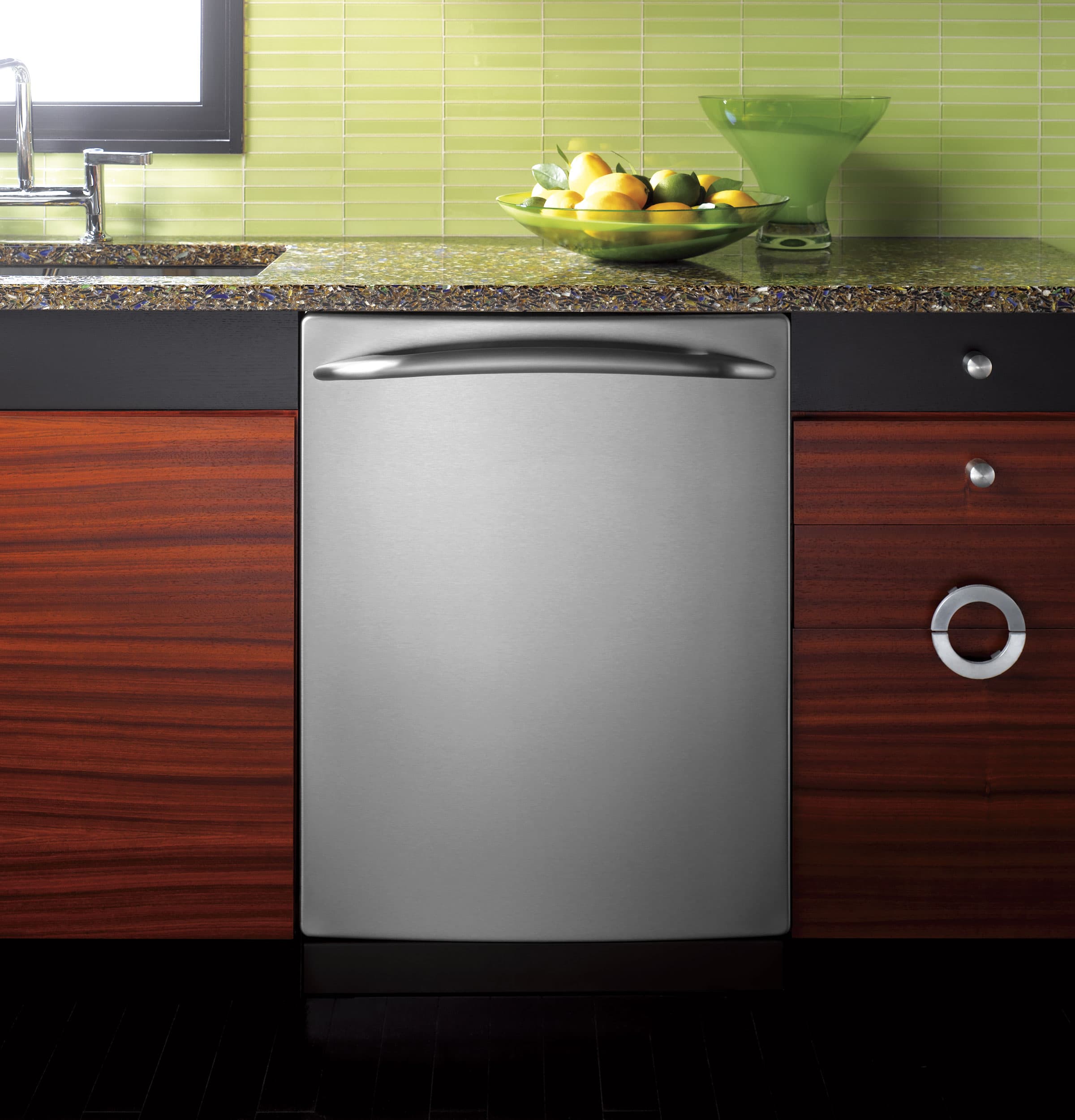 Dishwasher with SmartDispense Technology