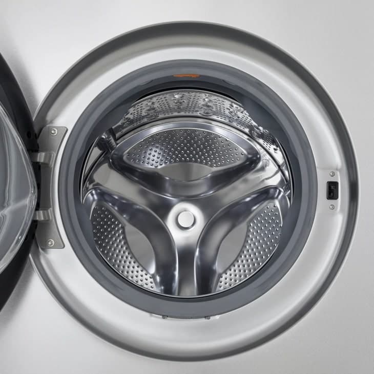 5.8 Cu. Ft. Mega Capacity Smart Front Load Washer With Built-in Intelligence, Turbowash® 360°, Ezdispense® And Touch Lcd Control