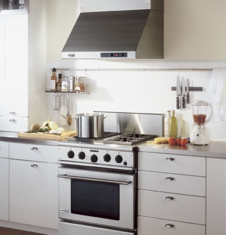GE Monogram® 30" Free-Standing Professional Gas Range with 4 Burners and Convection Oven (Liquid Propane)